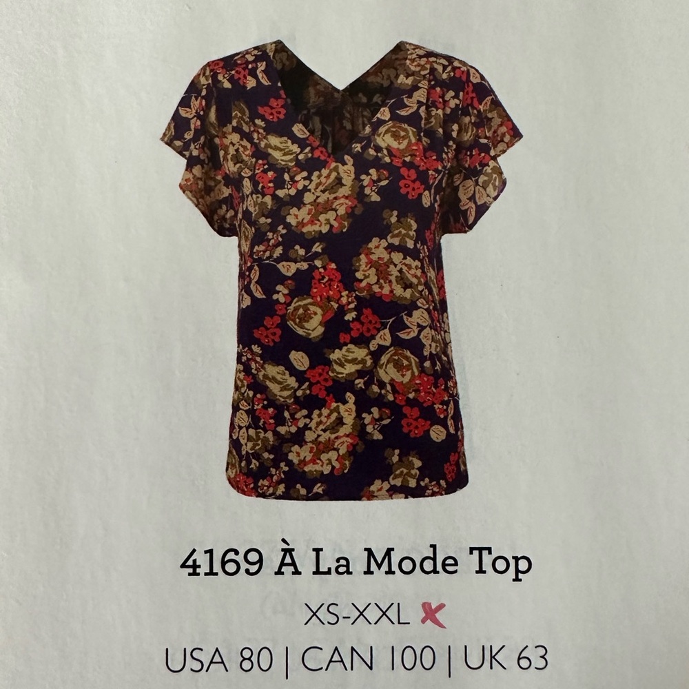 cabi A La Mode Top size Small